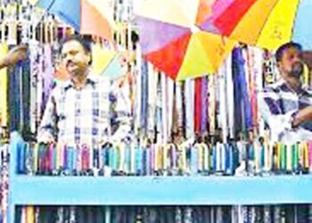 पावसाळी वस्तूंच्या खरेदीची लगबग