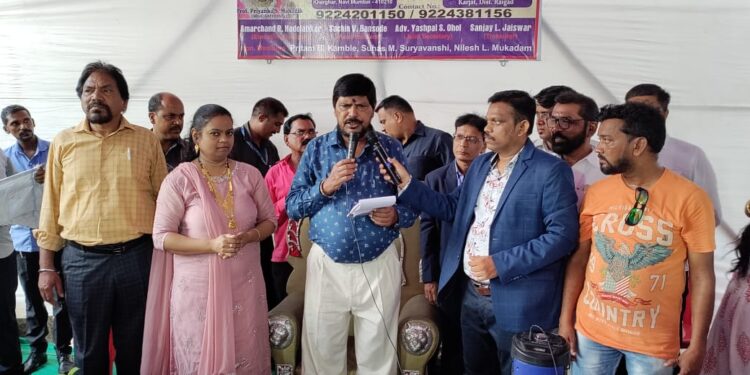 गारपोली येथे शाळेचे केंद्रीय मंत्र्यांचे हस्ते उद्घाटन