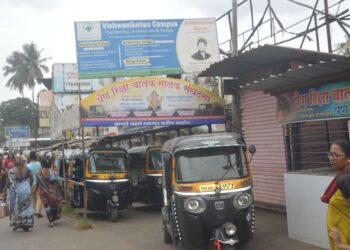 पेणमध्ये अधिकृत रिक्षा थांबाच नाही