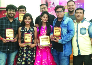 लक्ष्मी नारायण ट्रस्टच्यावतीने सिया अग्रवाल सन्मानित