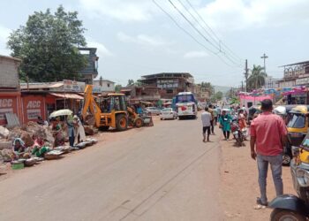 बोर्लीपंचतन शहरात बसस्थानकच नाही