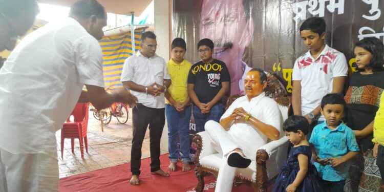 सातीर्जे येथे माजी आमदार स्व.मधुकर ठाकूर यांचा प्रथम स्मृतीदिन साजरा