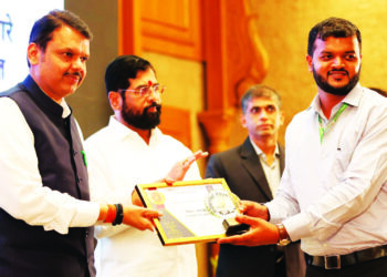 वरसोलीच्या अनिकेत शिर्के यांचा मुख्यमंत्र्यांच्या हस्ते सन्मान