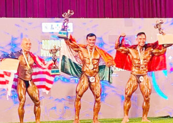 सुभाष पुजारी यांना सुवर्णपदक