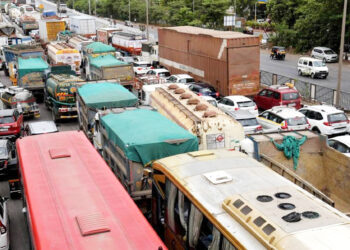 सायन-पनवेल महामार्गावर कोंडी