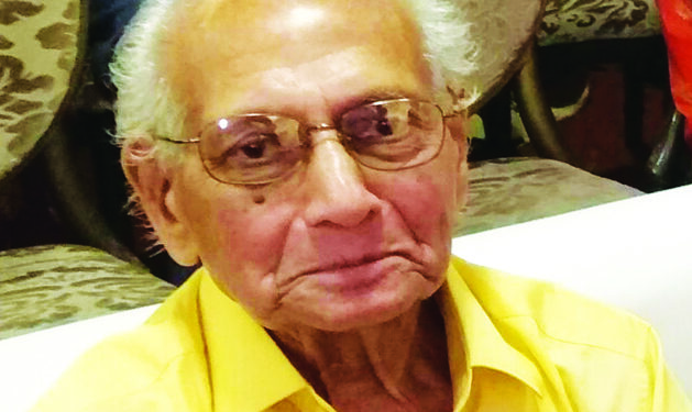 अलिबागचे ज्येष्ठ साहित्यिक समीक्षक प्रा. डॉ. गंगाधर पाटील कालवश