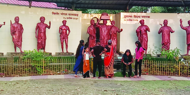 जंगल सत्याग्रहातील हुतात्मा स्मारकाची पडझड