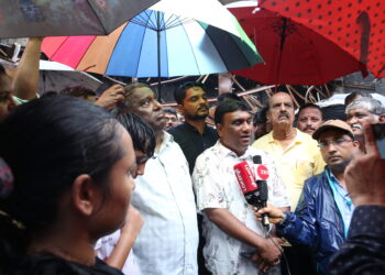 केवळ भाईंमुळेच पुन्हा नाटयगृह उभे राहील – भाऊ कदम