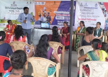 आदिवासी बांधव हेच खरे स्वच्छतेचे दूत