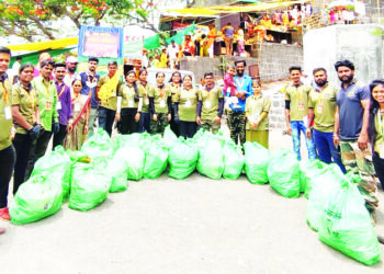 जेजुरी मल्हार गडाची दुर्गरक्षकांकडून स्वच्छता