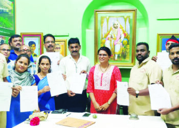 नगरपरिषदमधील कर्मचारी सेवेत कायम