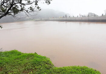 डॉ.धर्माधिकारी प्रतिष्ठान तर्फे शारलोट तलाव स्वच्छता