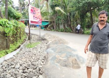 रस्त्याच्या साईडपट्ट्यांचे काम निकृष्ट दर्जाचे – बाबा दांडेकर