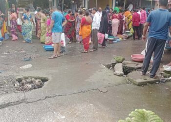 उनपाचे फुटलेल्या गटाराकडे दुर्लक्ष