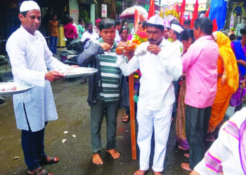 एकादशी-ईदनिमित्त हिंदू-मुस्लिम ऐक्याचे दर्शन