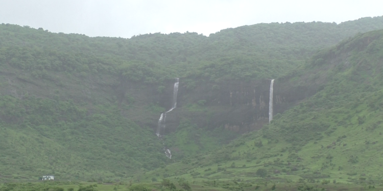 पनवेलमधील धबधब्यांवर नो एन्ट्री
