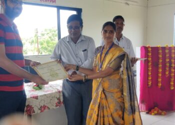 महिला उद्योजकता प्रशिक्षण प्रमाणपत्र वितरण