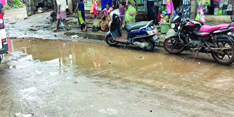 तळा बाजारपेठेत चिखलाचे साम्राज्य