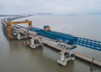 सागरी सेतू वर्षभरात वाहतुकीसाठी खुला