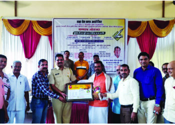 राजेश मोरे, चंद्रकांत सावंत यांना आदर्श शेतकरी पुरस्कार
