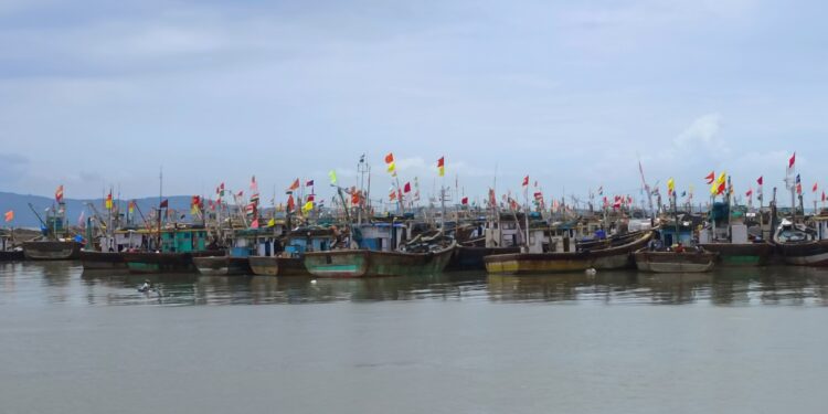 दर्याच्या राजाची प्रतीक्षा संपली; मच्छिमारी नौका मासेमारीसाठी सज्ज