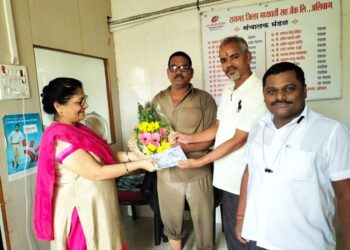 अलिबागमधील रिक्षावाल्याचा प्रामाणिकपणा