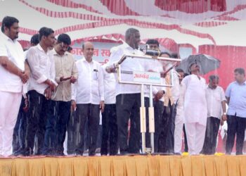 निधीसाठी निष्ठा विकावी लागत नाही; आ.जयंत पाटील यांचा गद्दारांना टोला