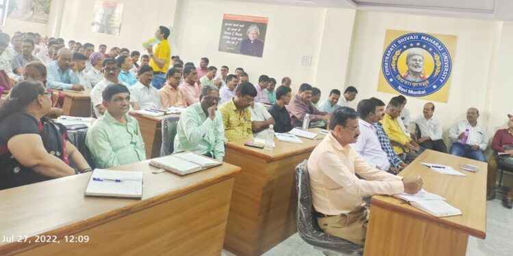 शिक्षणाचा बट्ट्याबोळ! विद्यार्थ्यांचा शैक्षणिक दर्जा सुधारण्याचा भार आता शिक्षकांवर