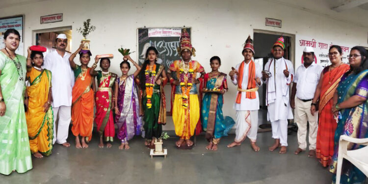 भाताण हायस्कूलमथ्ये अवतरली पंढरी