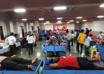 धर्माधिकारी प्रतिष्ठानच्या वतीने रक्तदान शिबिर