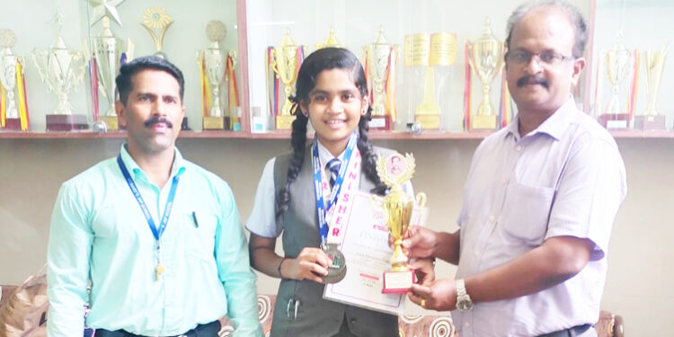 दिव्या ठाकूरचे मॅरेथॉन स्पर्धेत यश