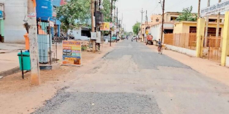 खारघरमध्ये रस्ते दुरुस्तीचे काम सुरु