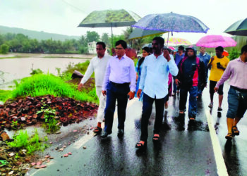 प्रशासनाच्या दुर्लक्षाने कांदळेपाडा जलमय