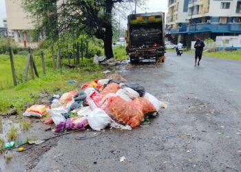 खोपोलीतील घंटागाड्या अन्यत्र हलवा; स्थानिक रहिवाशांचे मुख्याधिकार्‍यांना निवेदन
