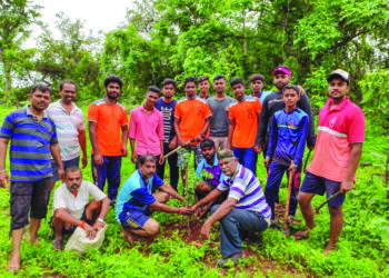 मुरुड येथे 120 वृक्षांची लागवड