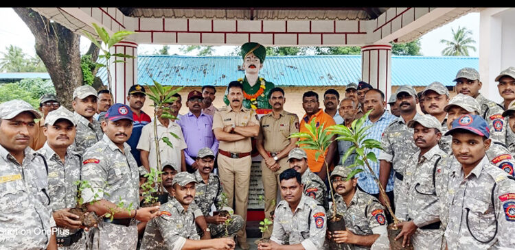 कारगिल विजय दिनानिमित्त वृक्षारोपण