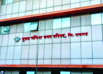 ठाकरे-शिंदे गटामुळे इच्छुक उमेदवार संभ्रमात