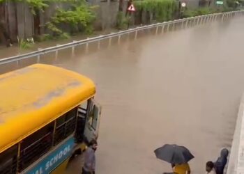 मुसळधार पावसाने पनवेलकरांना झोडपले