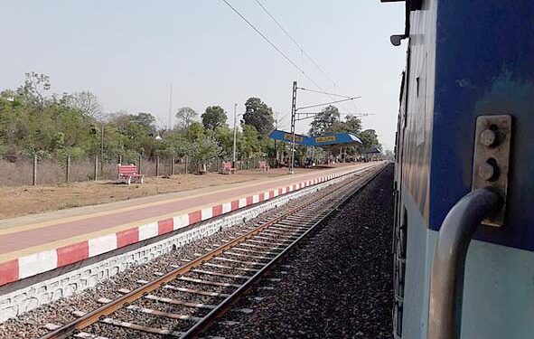 रसायनीत उड्डाणपूल बांधण्याची मागणी