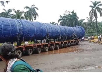 गुजरात येथून आरसीएफ थळमध्ये आला महाकाय रिक्टर; पोहचण्यासाठी लागले 38 दिवस