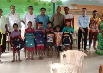 शैक्षणिक साहित्य वाटप