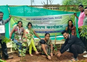 श्रमदानाच्या माध्यमातून सहाण येथे स्वच्छता