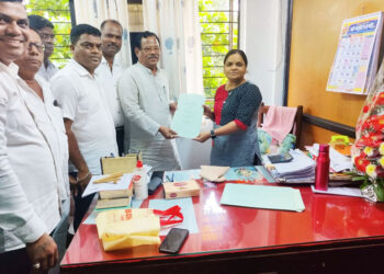 पर्ल फ्रेट कंपनीत कामगारांना पगारवाढ