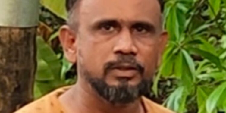 झाडाला गळफास लावून आत्महत्या