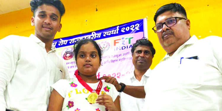 आर्या भोपीने पटकाविले सुवर्ण पदक