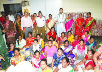 लिज्जतच्या प्रगतीसाठी कटिबद्ध