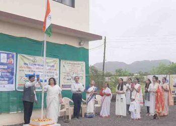 जेएसएस रायगडची ध्वजाला सलामी