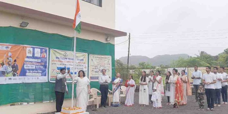 जेएसएस रायगडची ध्वजाला सलामी