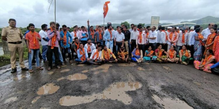 मुंबई -गोवा महामार्गावर चक्का जाम;आंदोलनामुळे कोंडी