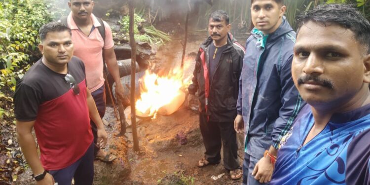 चेराठी जंगलातील हातभट्ट्या उध्वस्त